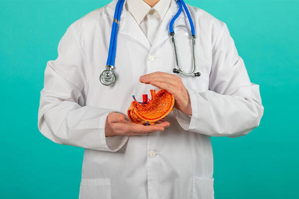 胃がんの症状とは？初期症状から注意すべき兆候まで解説