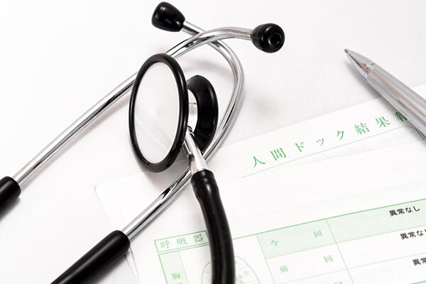 人間ドックは何歳から受けるべき？健康診断との違いやタイミングを解説